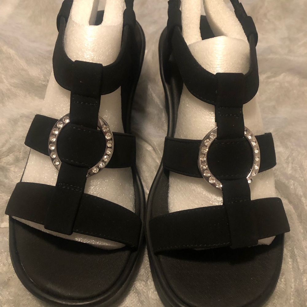 Skechers rumble extremely comfortable with Crystal Ring Accent new without tags